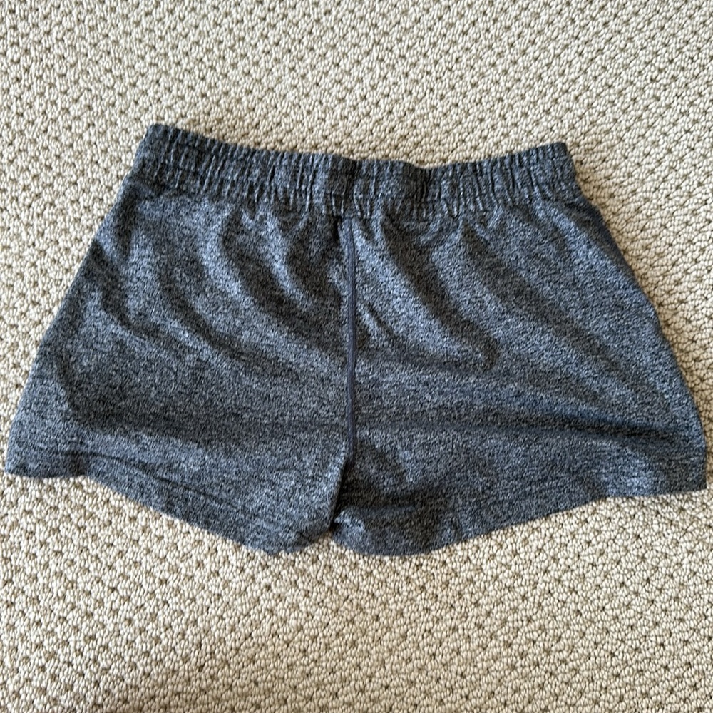 Vuori 2.5” Women's Charcoal Athletic Shorts - Picture 5 of 5